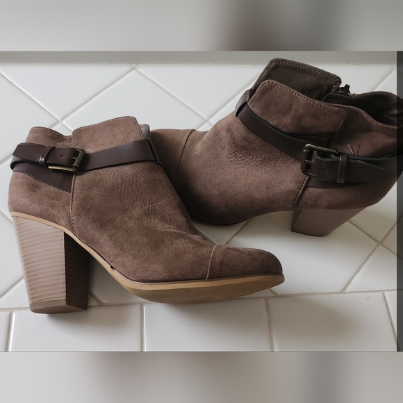 LimeLight Booties - Picture 1 of 1